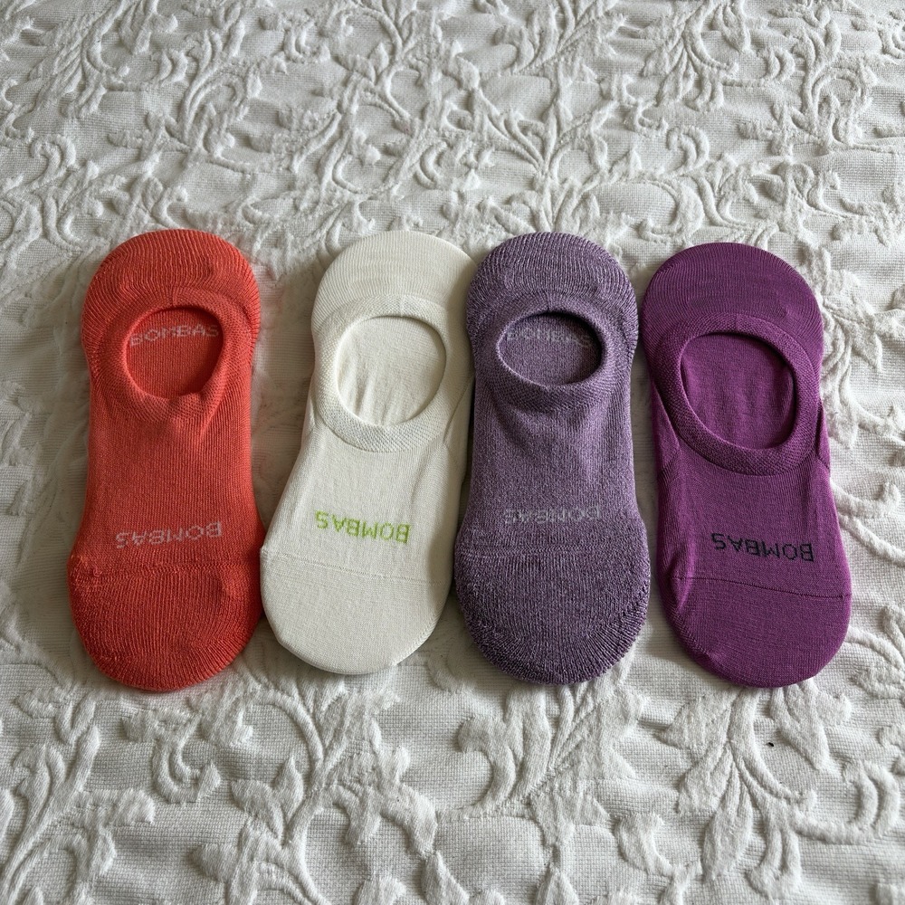 Bombas Women's Medium No Show Socks Lot 4 Lightweight Cushioned Gripper